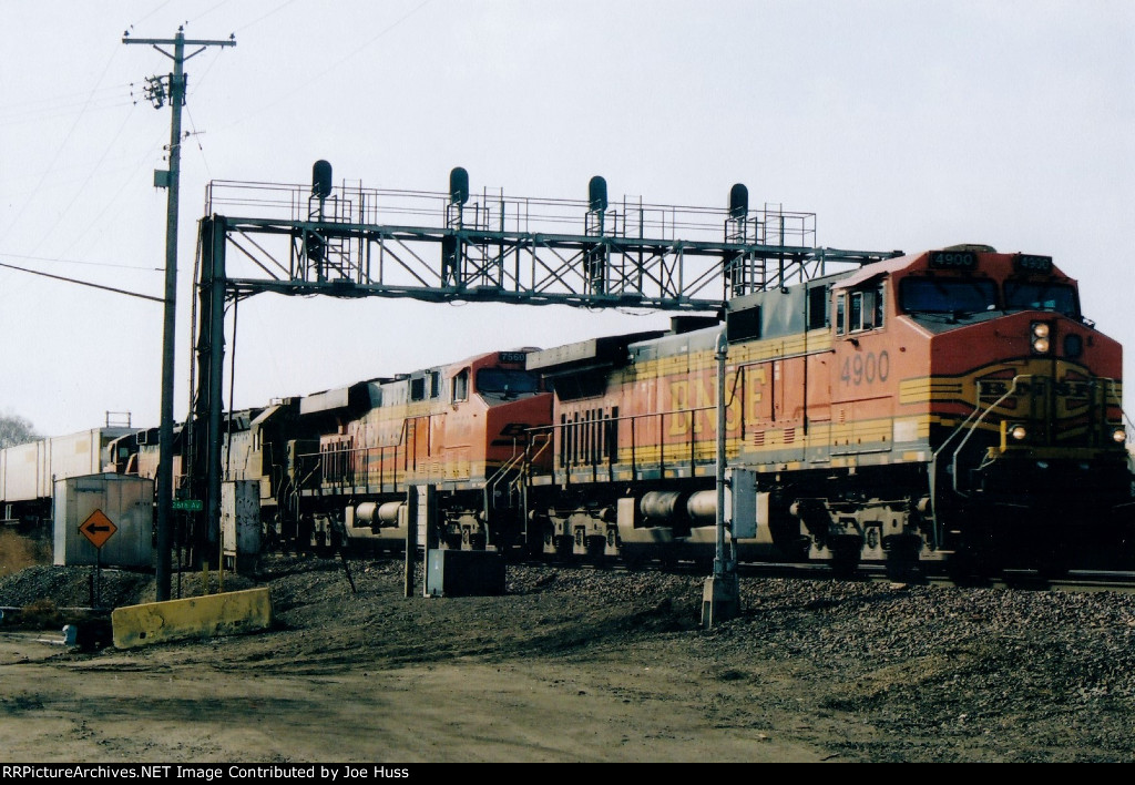 BNSF 4900 West